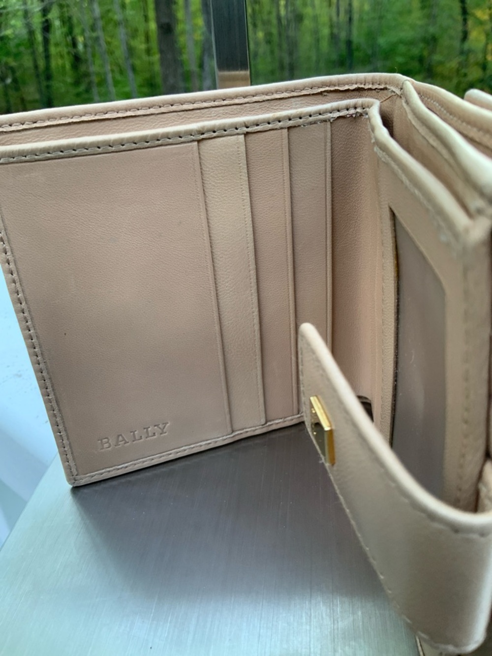 Bally Beige Quilted Leather Snap Wallet with Gold Logo - Picture 8 of 14